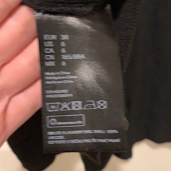 H&M Button Down Rouched sleeve dress Size: 6 Color: black - Picture 8 of 9